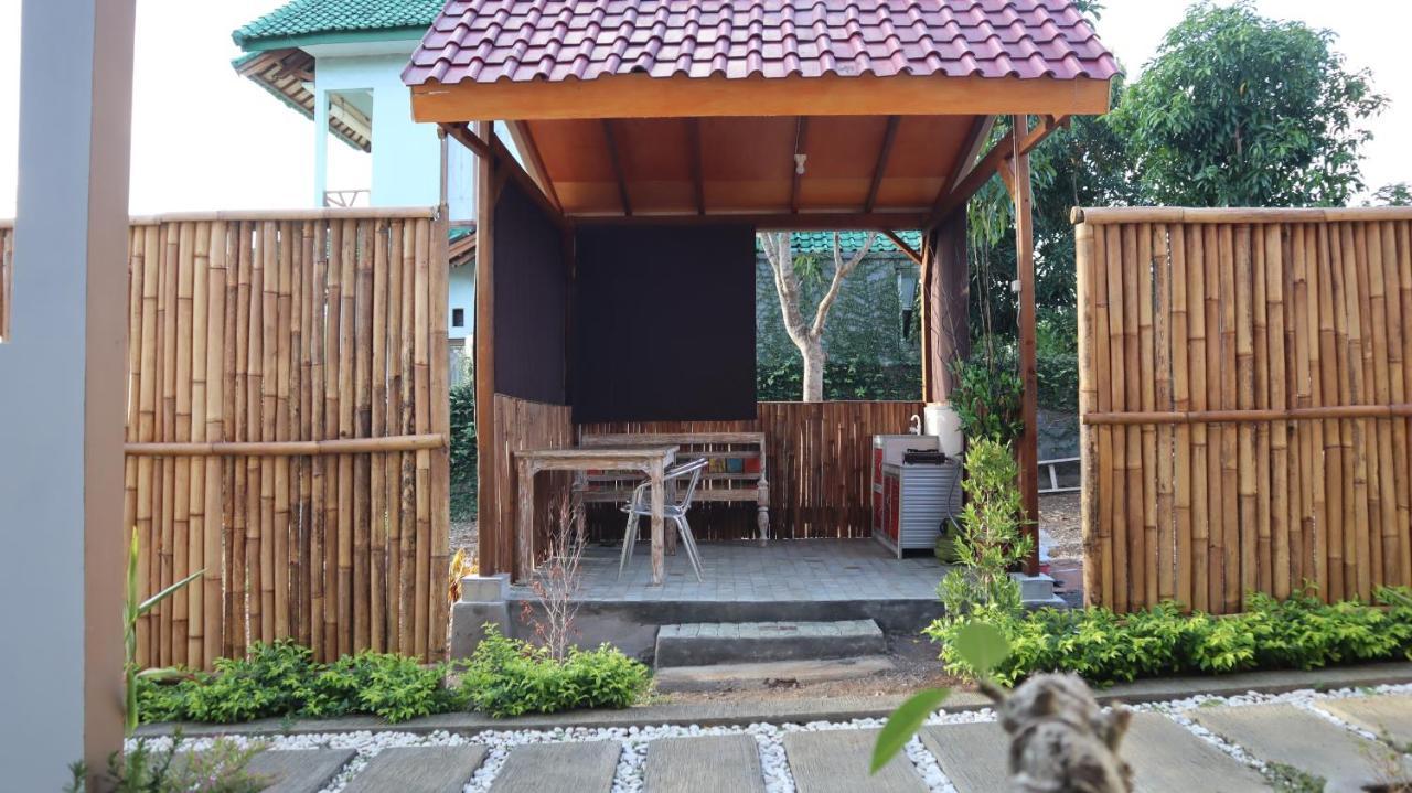 Jingga Homestay Balangan ジンバラン エクステリア 写真
